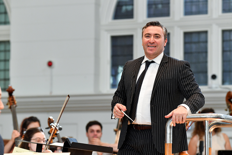 Maxim Vengerov with an orchestra