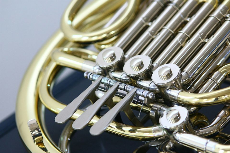 A close up of a French horn