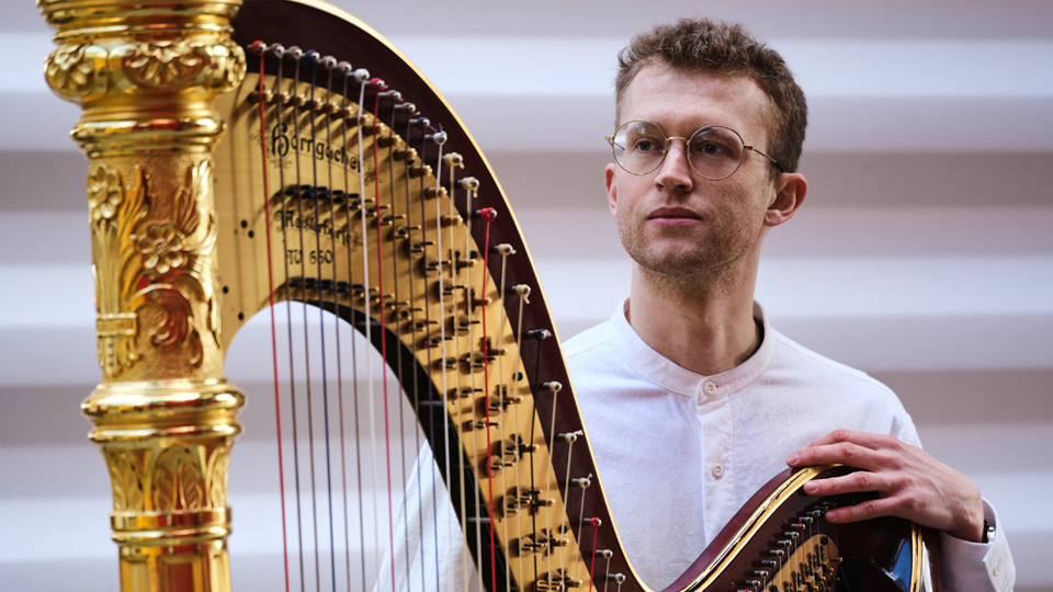 Headshot for Oliver Wass